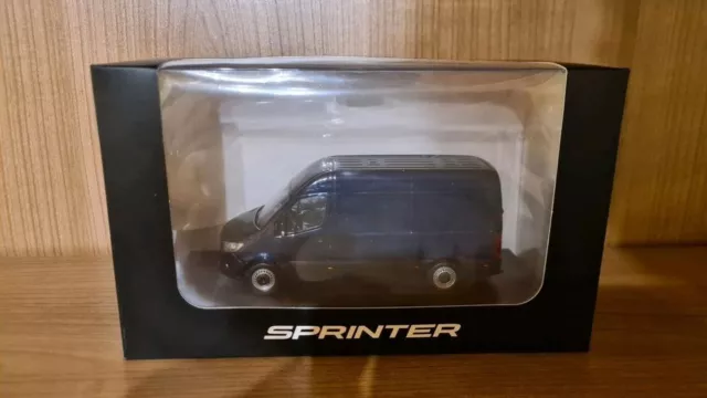 Mercedes-Benz Sprinter Kastenwagen 1:43 Norev Modellauto B66004161