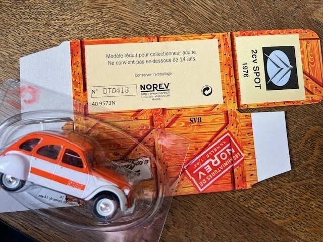 Miniature Taxi Fiat 600 Île D'Ischia 1969 - Échelle 1/43 Solido (neuve Avec Boîte Vitrine)