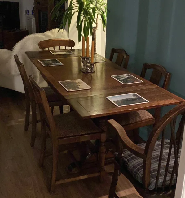 Absolutely stunning 1920s Oak extending dining table and four matching chairs
