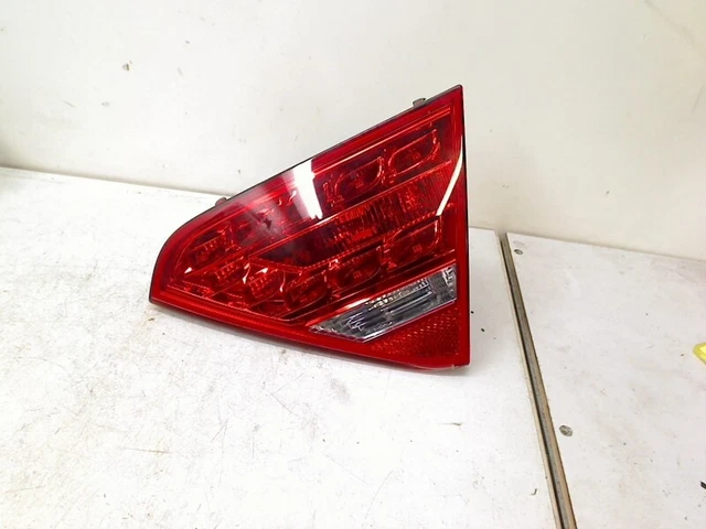 8t0945094a PANNEAU ARRIÈRE DROIT AVEC LAMPE Audi A5 Quattro (B8C/S) 2010