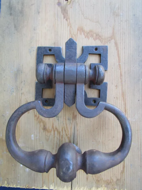 Heurtoir marteau de porte entrée Anneau rosace ouvragée fer forgé ancien 14,2 cm