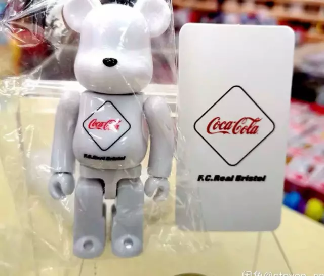 Bearbrick Series 40 SUPER Secret Coca-Cola 100% Medicom Be@rbrick Designer Toy