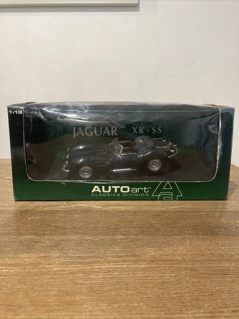 Diecast model cars Jaguar XK 1/18 Welly Coupe dkl.-grün 1:18