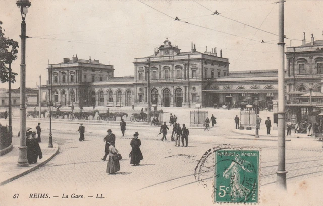 CPA 51 REIMS La Gare