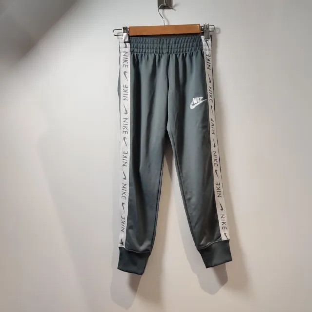 Pantaloni da jogger Nike ragazze con fondo taglia 8-9 anni grigio bianco