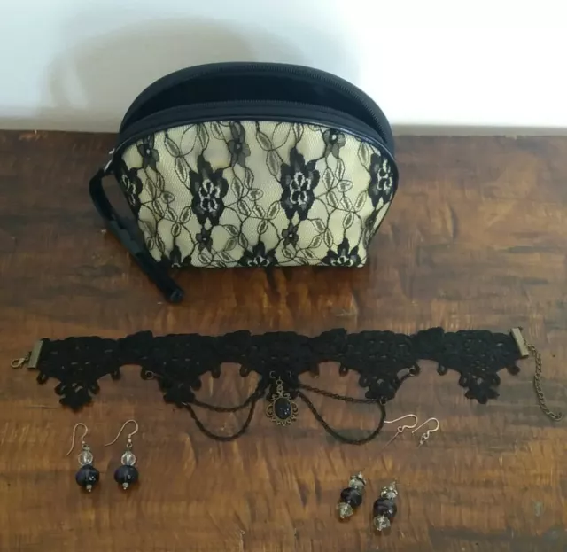 Parure Girocollo, 2 set Orecchini pendenti Gothic Dark, pochette in pizzo