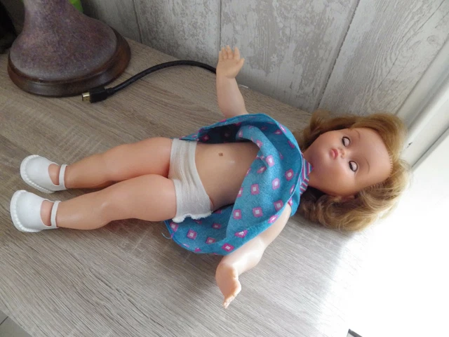 ANCIEN COUFFIN (40 cm) bébé,poupée + petite poupée Bella ( 24 cm) EUR