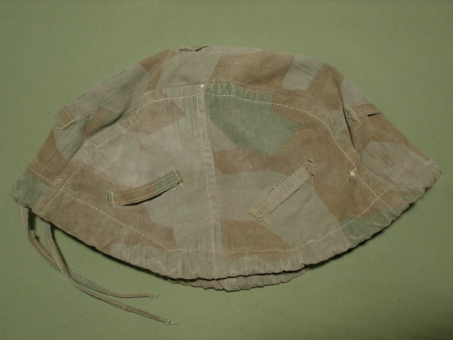 Deutscher Tarnüberzug für Helm. WW2 Deutsch. Größe 66. Zwei Seiten.