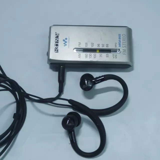 Sony SRF-S84 FM/AM Super Compact Radio Walkman with Sony MDR Fontopia  Ear-Bud (Silver)