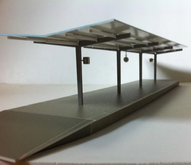 Quai De Gare Ferroviaire Miniature KIBRI - En Tôle, Dimensions 50 X 12 Cm - Occasion