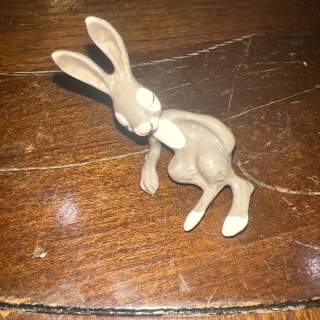 Hagen-Renaker Miniature Ceramic Rabbit Laying