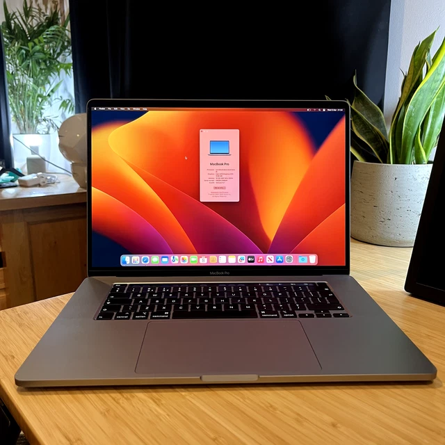 Apple MacBook Pro 16" 2019: 8-core i9 2.4GHz (5GHz Turbo), 16GB RAM, 512GB SSD