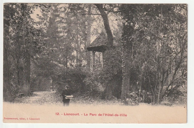 LIANCOURT - Oise - CPA 60 - le parc de l' Hotel de Ville