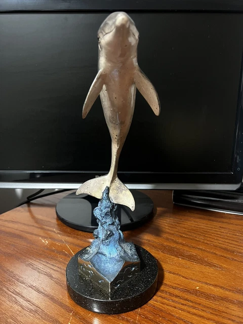 Wyland Spotted Dolphin Bronze Statue Numbered and Artist Signed Wyland Spotted Dolphin Bronze Statue Numbered and Artist Signed