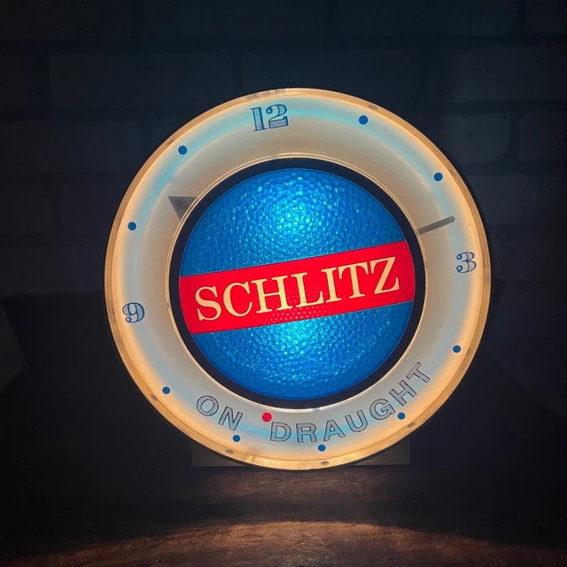 Vintage Schlitz on Draught Motion Clock Lighted Beer Sign Milwaukee Vintage Schlitz on Draught Motion Clock Lighted Beer Sign Milwaukee