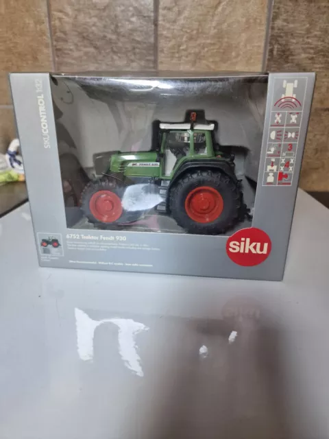 Siku control 1 : 32  930 Vario Fendt Traktor   6752 in OVP