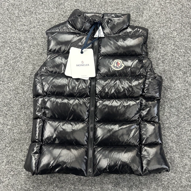 Moncler Ghana Gilet Black Body warmer Boys Gilet Age 10 Years (REFR1)