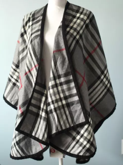 Lord & Taylor Nova Check Cape Poncho Plaid Gray Black Red Sleek Women's One Size