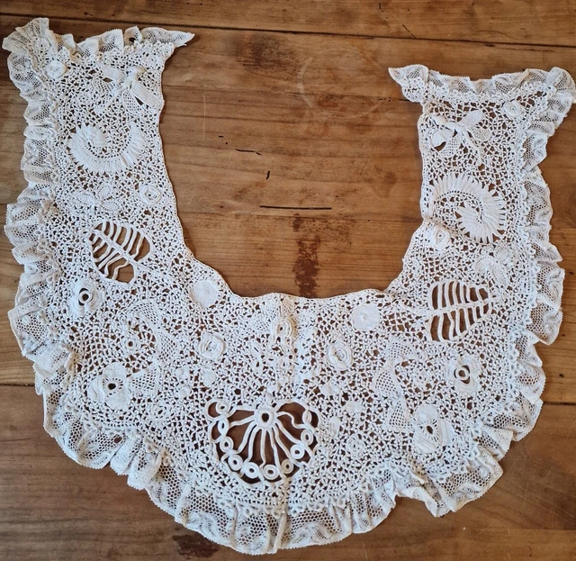 Col ancien français en dentelle au lacet de mariage fait