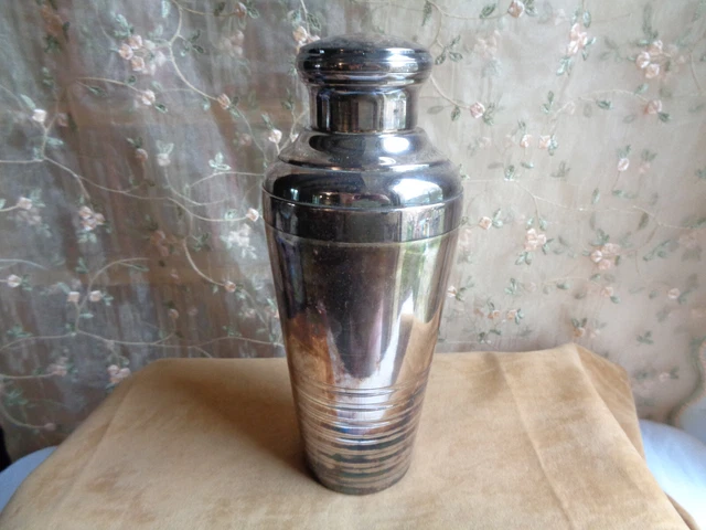 Shaker métal argent style Art Déco Coquille St Jacques - Arts de la table