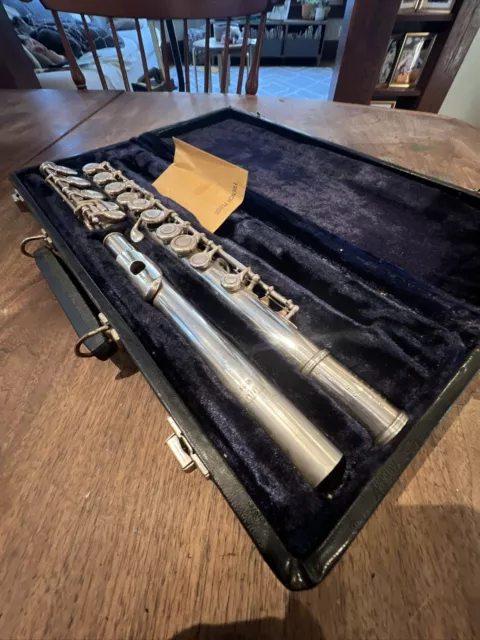 Vintage Artley 9-0 Flute, all silver, open hole W/ Case Used Overall Nice Vintage Artley 9-0 Flute, all silver, open hole W/ Case Used Overall Nice