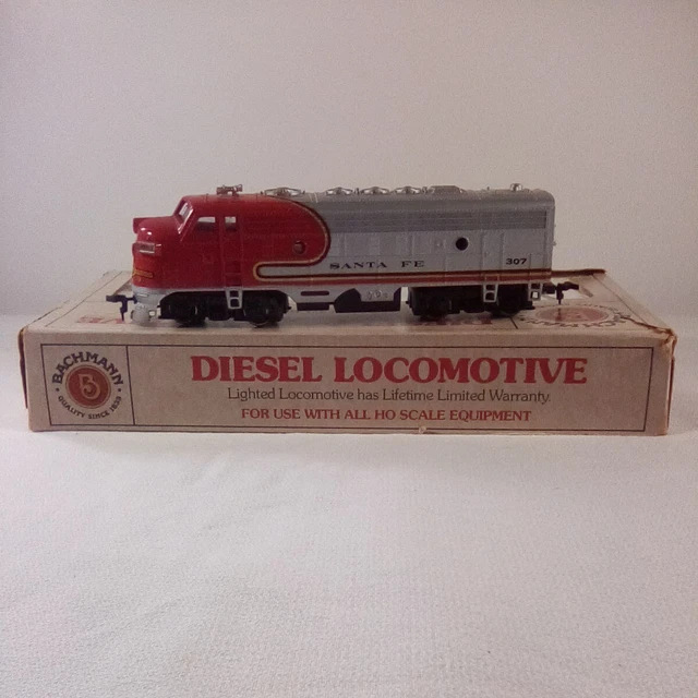 BACHMANN TRAIN HO EMD F9 Diesel Santa Fe Railroad 307