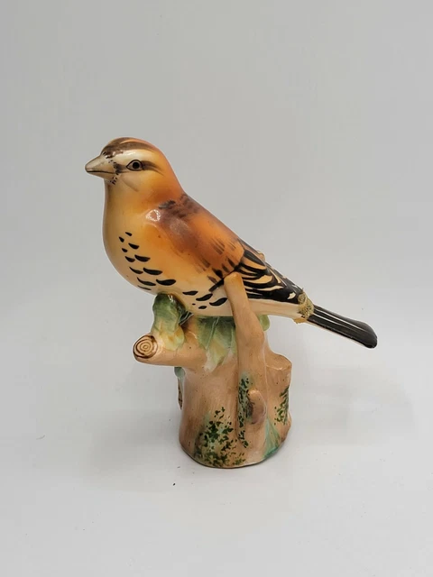 Vintage Song Bird Sparrow Figurine Statue Sitting On Tree Stump - Repaired Tail