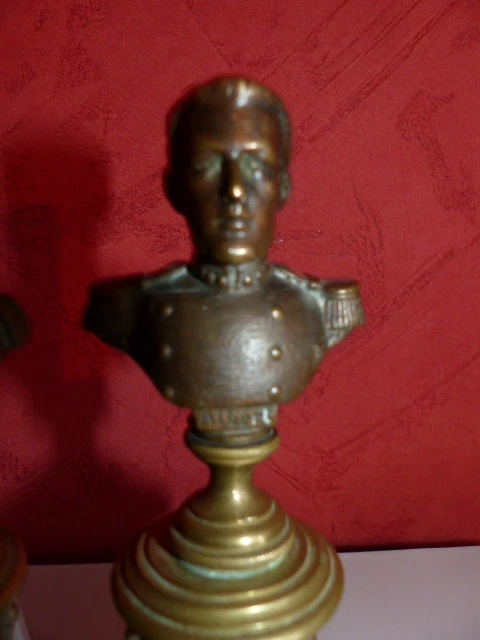Paire de bustes en bronze du couple Royale (Elisabeth & Albert ) de Belgique 8