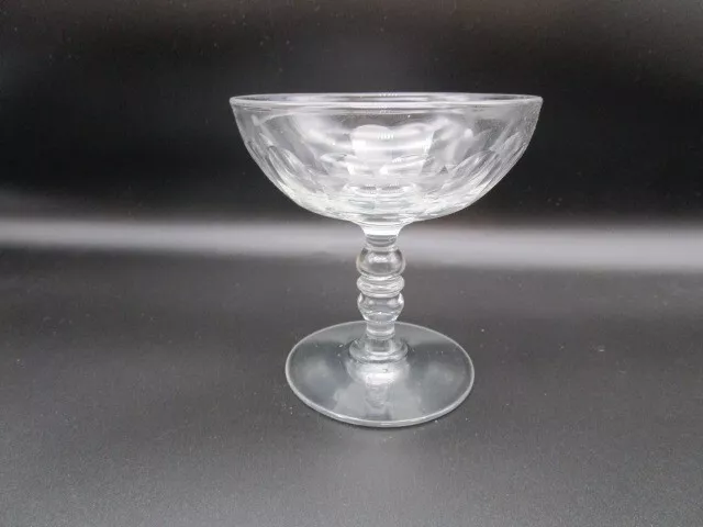 Coupe a champagne ancienne