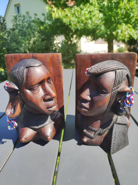 Paire de Serre-livres artisanaux de Bustes de femmes Africaines/Masaï en bois