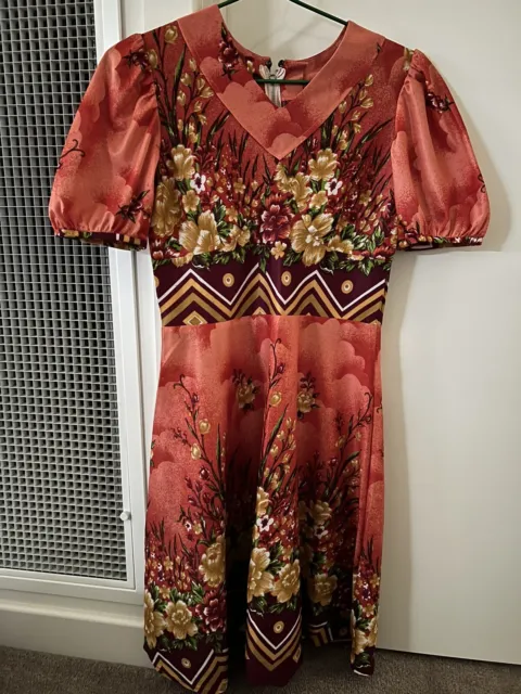 Vintage 70s Retro Orange Floral Dress Size 6-8 Excellent Condition