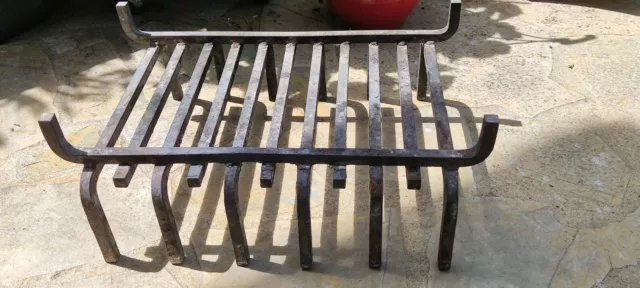 Porte bûches grille pour cheminée en acier
