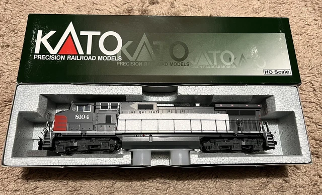 SP Southern Pacific GE C44-9W 8104 Kato Dash 9 DCC Ready