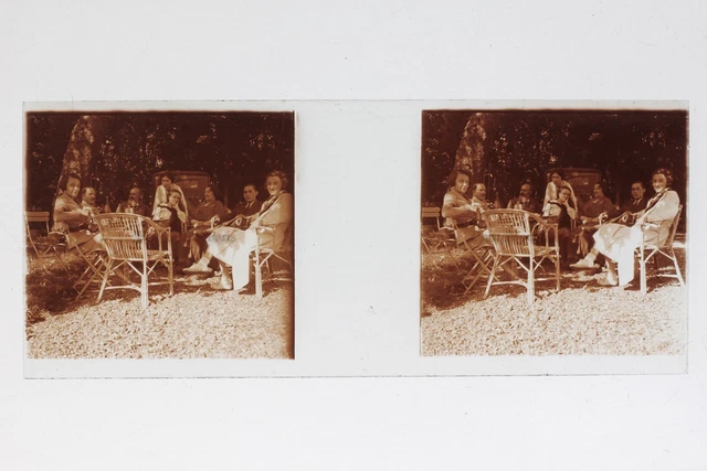 France Famille Pose dans le jardin Photo Stereo T2L8n5 Plaque de verre Vintage