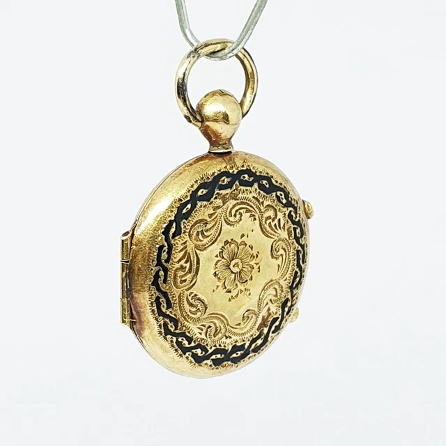 Old Pendant Locket With Enamel Design on 18kt Gold - 473 Old Pendant Locket With Enamel Design on 18kt Gold - 473
