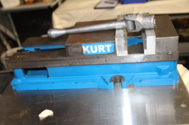 6" Kurt Machine Vise D688