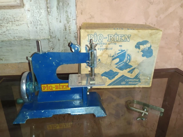 Petite Machine à Coudre Enfant En Fonte – Jouet Ancien – Époque 1900
