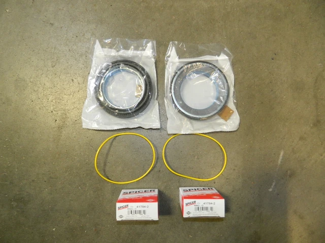 thumbnail image 2 of Inner Knuckle Vacuum & Dust Seal Kit – Fits Ford Super Duty Dana 50/60 99-04 – National Drivetrain 2 of 3