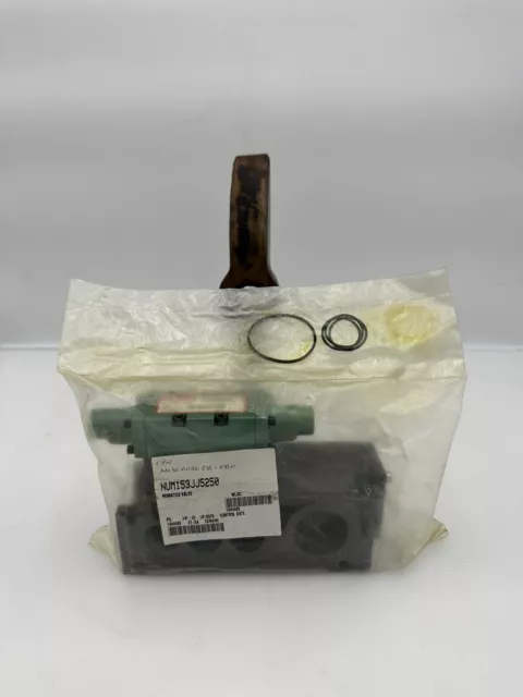 NUMATICS 153JJ525O000000 Double Air Pilot Valve  6-Way/3-Pos 150Psi 3/8" NEW OEM