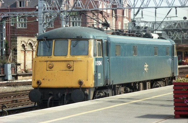CREWE STATION CLASS 85 85104 20.8.90 35mm Colour Negative RN436 £2.99 ...