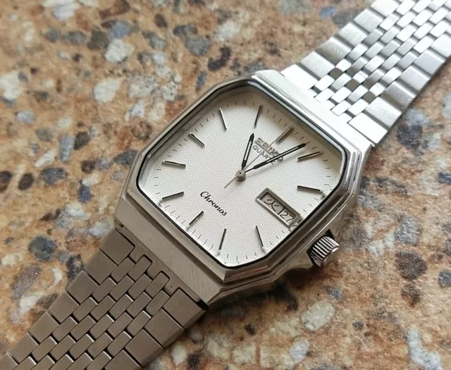 SEIKO CHRONOS QUARTZ JDM 7433 5010 January 1984 Kanji Textured