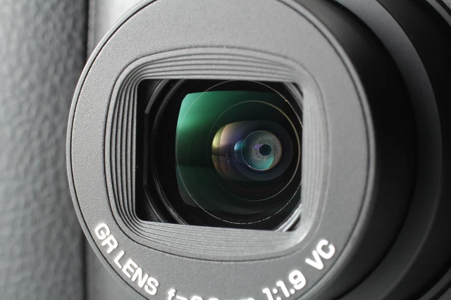 917 shots! [Almost MINT] RICOH GR DIGITAL IV 10.4MP Digital Camera From JAPAN 3
