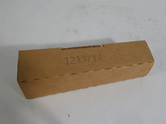 Honeywell 121371A Resideo Cooper Immersion Well 1/2" NPT 3" Insertion ! NEW !