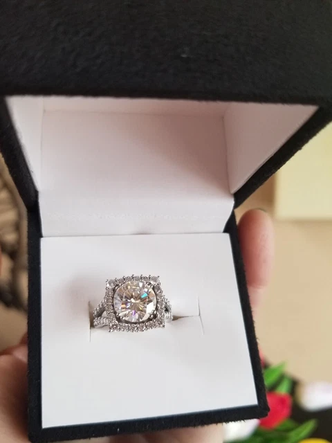 MOISSANITE FIRE(R) 4.52CTW DEW ROUND 14K WHITE GOLD RING - MSJ384Size :6 MOISSANITE FIRE(R) 4.52CTW DEW ROUND 14K WHITE GOLD RING - MSJ384Size :6