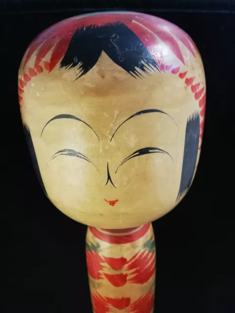 Tall Signed Kokeshi with a fainted smile - Japanese Wooden Doll - ca. 37 cm 2