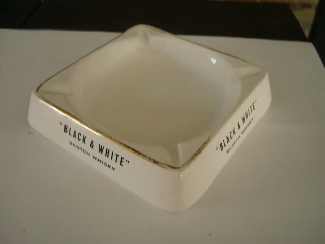 Ancien cendrier Black and white - Collection
