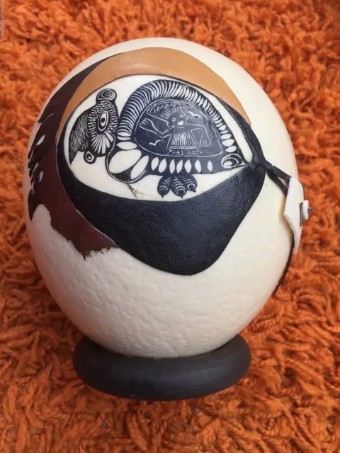 RARE hand painted AFRICAN Ostritch Egg & stand TRIBE Voodoo Doctor scene osterit