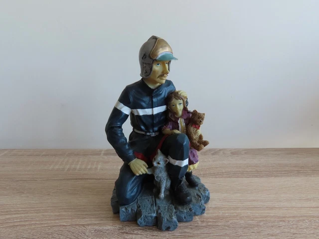 20cm Resin Firefighter Figurine Sculpture made by NEM, Fire Memorabilia Helmet