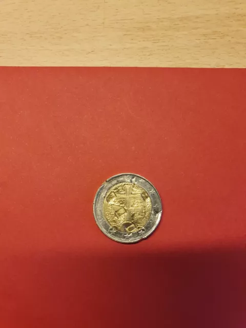 2 euro-münze 2009 Slovensko, Doppelkreuz auf drei Bergen, totale Fehlprägung