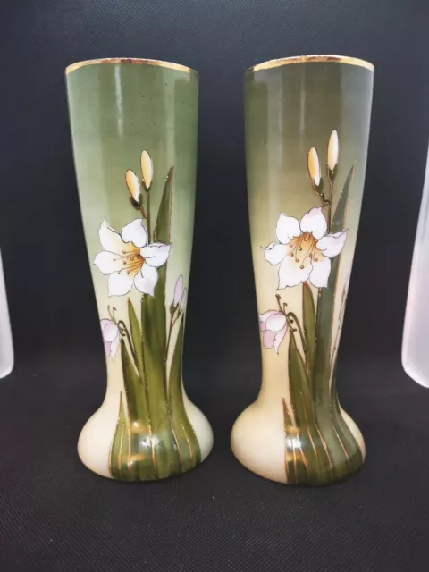 Paire de Vases anciens en Opaline DÉCOR JONQUILLES. .  19ÈME.